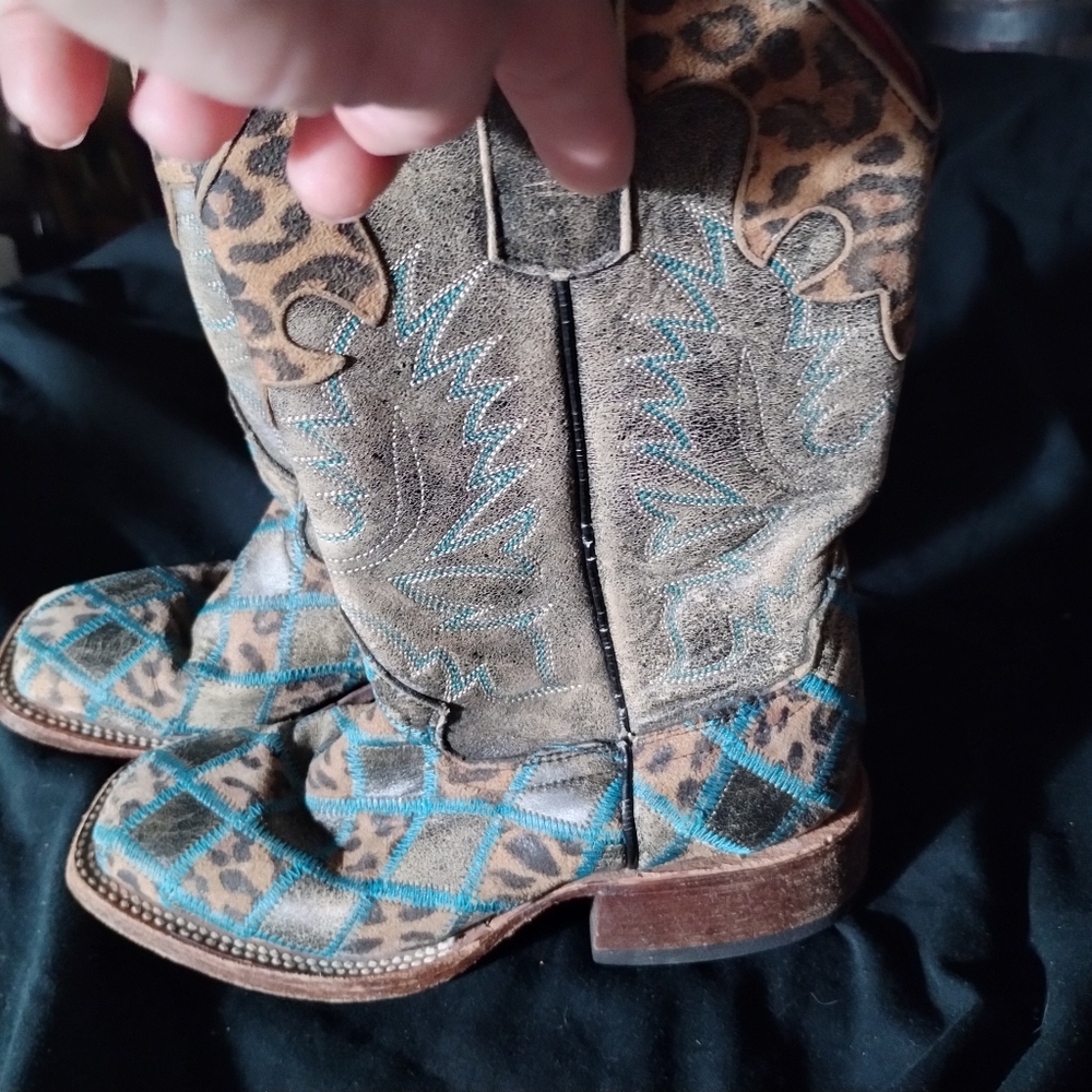 Macie Bean Girls Leopard Print Western Boots